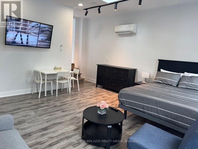 14 Wyvern Rd in Toronto, ON - Building Photo - Building Photo