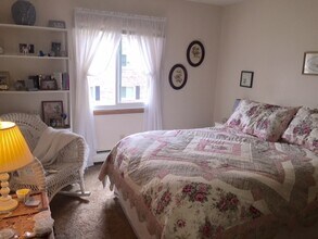 246 N Fowler St in Oconomowoc, WI - Building Photo - Building Photo