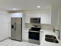 1401 Veracruz Ln in Weston, FL - Foto de edificio - Building Photo