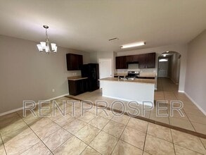 4222 Roberta Dr in Winter Haven, FL - Foto de edificio - Building Photo