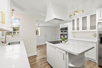 379 Garden Blvd in Palm Beach Gardens, FL - Building Photo - Building Photo