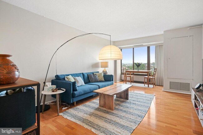 property at 2001 Hamilton St