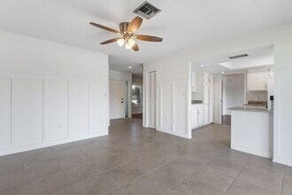 4469 Beechwood Lake Dr in Naples, FL - Building Photo - Building Photo