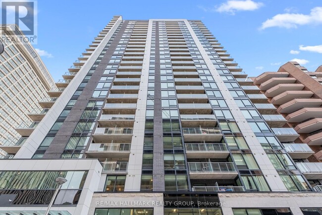 340-1340 Queen St in Ottawa, ON - Building Photo - Building Photo