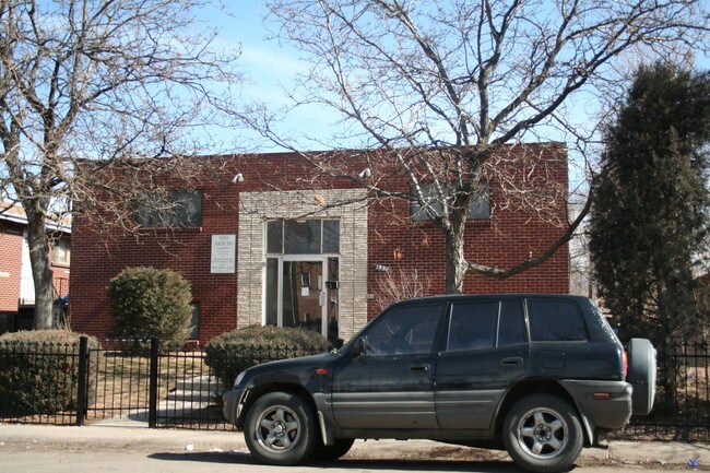 1984 Akron St in Aurora, CO - Building Photo - Building Photo