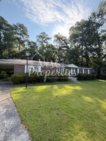 1826 Horseshoe Dr in Columbia, SC - Building Photo