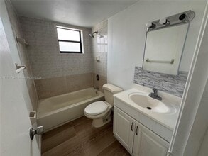 1126 SW 3rd St in Miami, FL - Building Photo - Building Photo