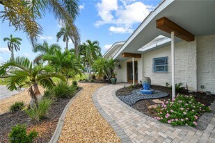 10 Clearview Blvd in Fort Myers Beach, FL - Building Photo