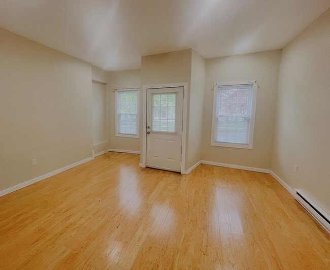 19 Hoosac St in Adams, MA - Building Photo - Building Photo