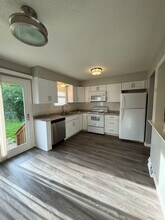 341 N Kendall Dr in Independence, MO - Building Photo - Building Photo