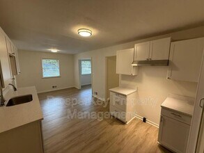 379 Utoy Cir SW in Atlanta, GA - Building Photo - Building Photo