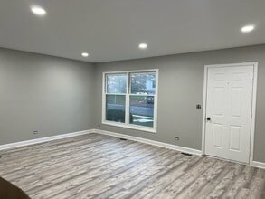 1010 Denham Pl in Schaumburg, IL - Building Photo - Building Photo