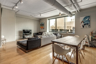 210 South St, Unit 6 in Boston, MA - Building Photo - Building Photo