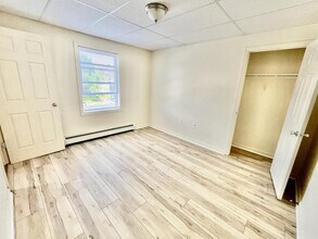 24 Union St in Lewiston, ME - Building Photo - Building Photo