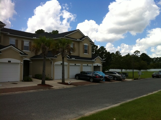 Heron Cove Apartments in Jacksonville, FL - Building Photo - Building Photo