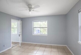 2678 Ernest Street, Unit 3 in Jacksonville, FL - Foto de edificio - Building Photo