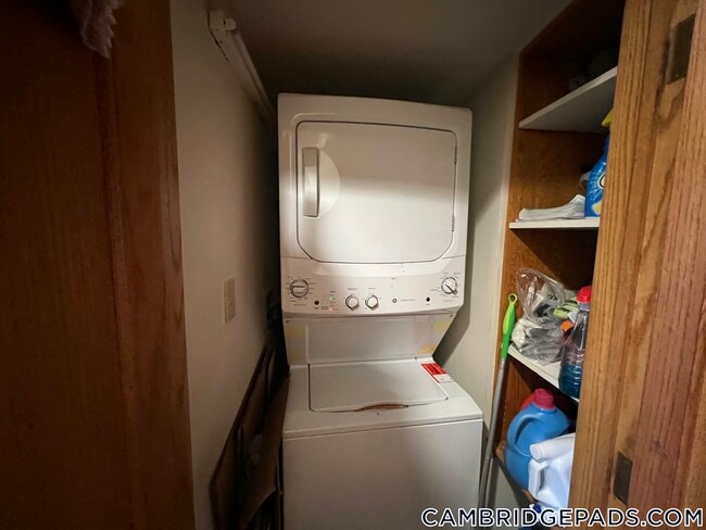 94 Gore St, Unit B in Cambridge, MA - Building Photo - Building Photo