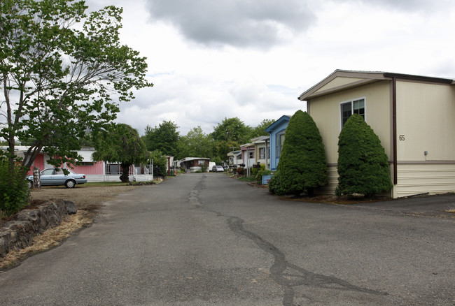 Mobile Home Corral RV Park in Beaverton, OR - Building Photo - Building Photo