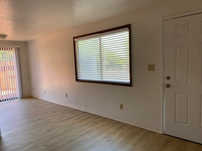 831 Royal Ave in Medford, OR - Building Photo - Building Photo