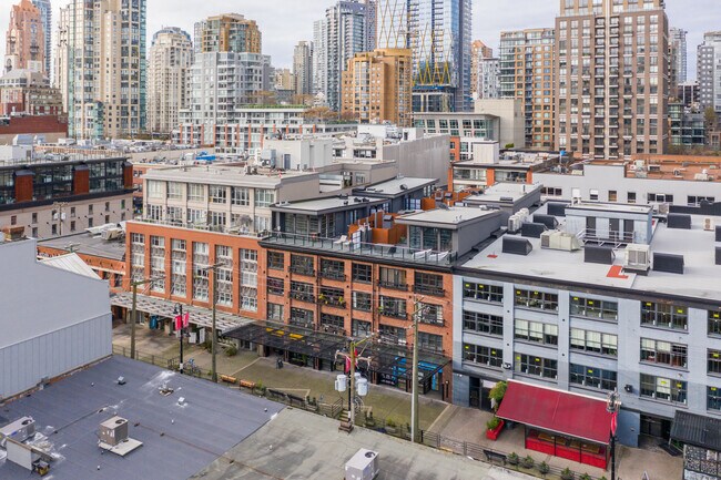 1055 Mainland St in Vancouver, BC - Building Photo - Building Photo