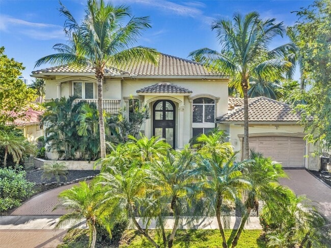 property at 922 Washington St