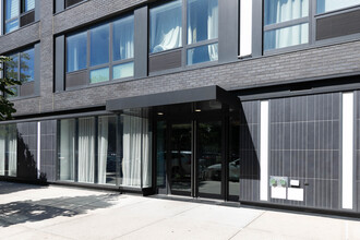 One Murray Park in Long Island City, NY - Building Photo - Building Photo