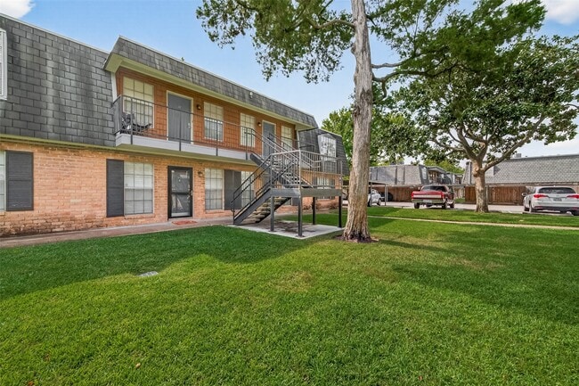 9017 Gaylord Dr in Houston, TX - Building Photo - Building Photo