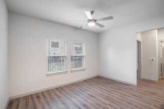 Lofts at Hartsook in Houston, TX - Foto de edificio - Interior Photo