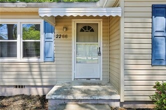 2266 N Shallowford Rd in Chamblee, GA - Building Photo - Building Photo