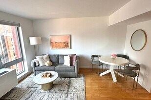 555 W 23rd St in New York, NY - Building Photo