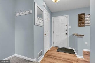 20529 Lowfield Dr in Germantown, MD - Building Photo - Building Photo