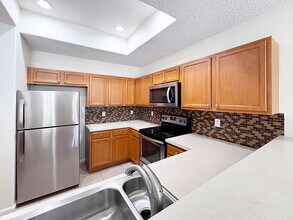 10320 SW Stephanie Way in Port St. Lucie, FL - Building Photo - Building Photo
