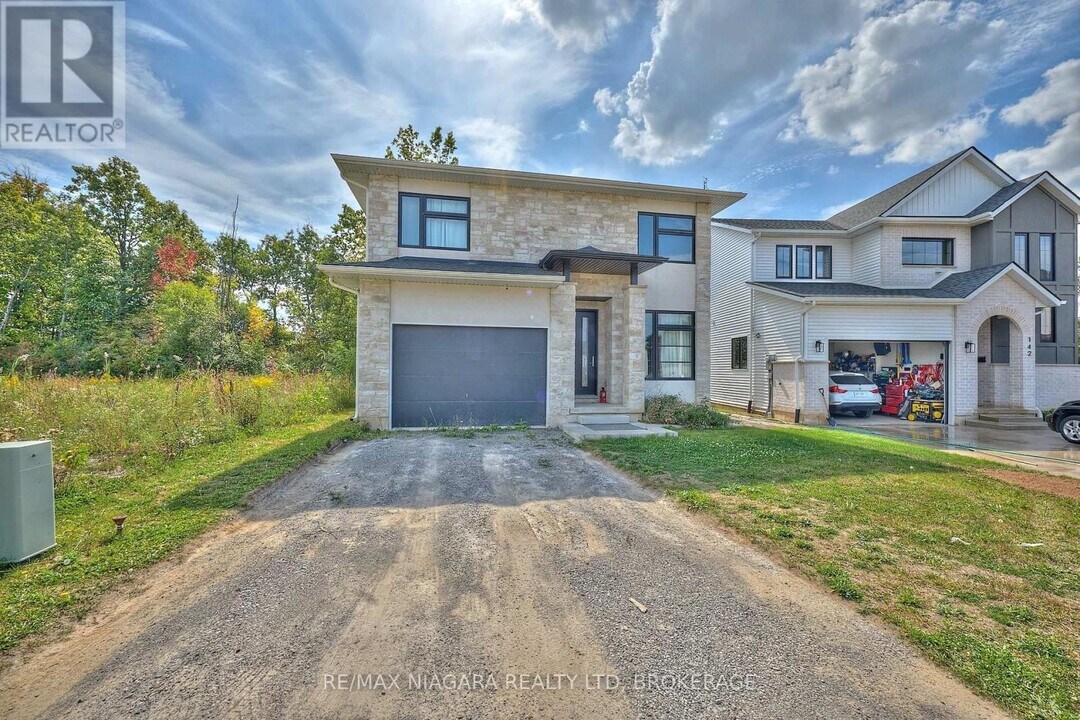146 Hodgkins Ave in Thorold, ON - Building Photo