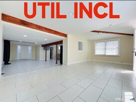 31 Brainerd Rd in Branford, CT - Building Photo