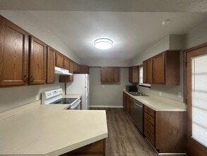 1102 NW 13th St in Andrews, TX - Building Photo - Building Photo