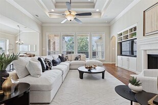 2015 Crockett Cir in Irving, TX - Building Photo