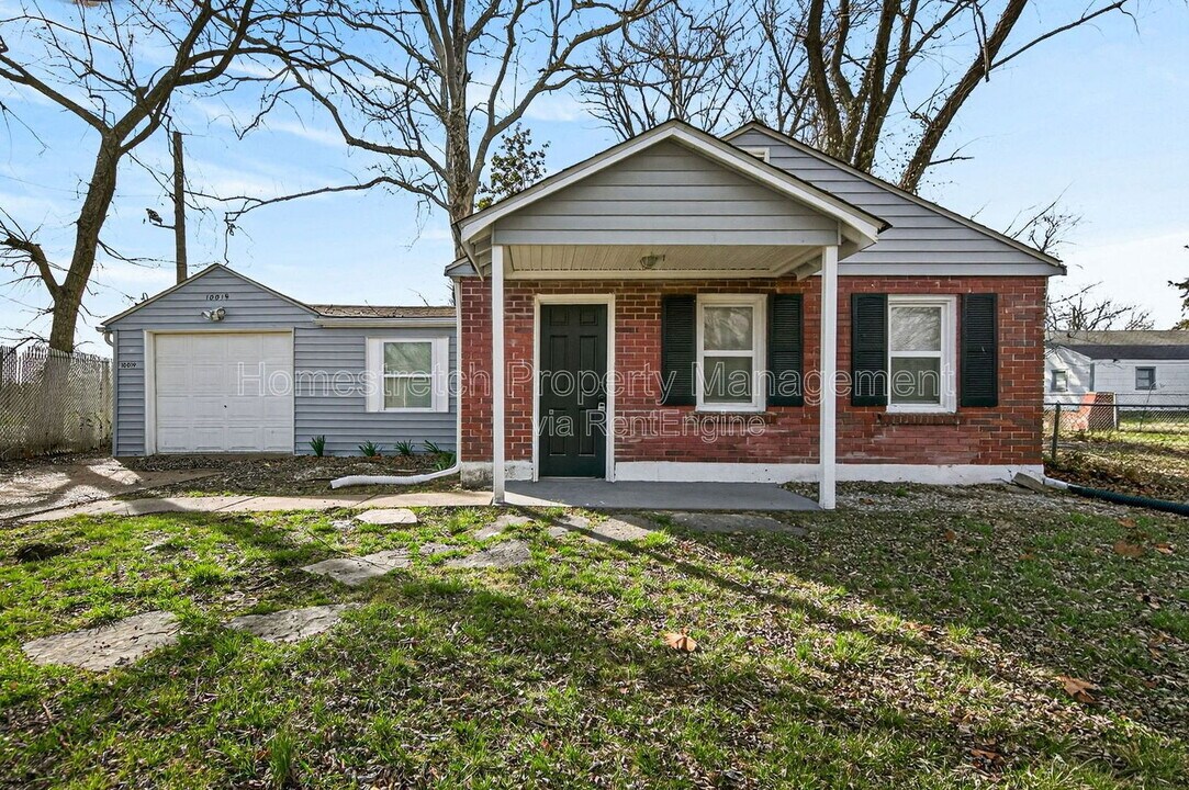 10019 Northgate Dr in St. Louis, MO - Building Photo