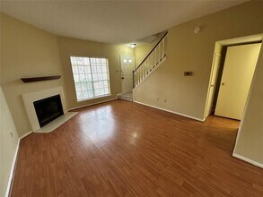 7575 Cambridge St in Houston, TX - Building Photo - Building Photo