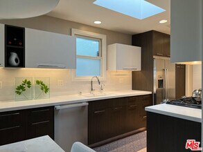 2707 Westwood Blvd in Los Angeles, CA - Building Photo - Building Photo