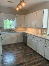 9010 Carousel Ln in Houston, TX - Building Photo - Building Photo