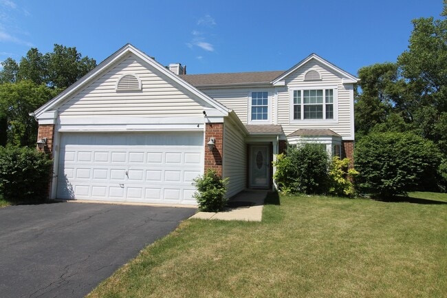 4 Hummingbird Ct in Streamwood, IL - Building Photo - Building Photo