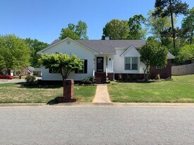 1 Summer Ridge Ct in Little Rock, AR - Building Photo