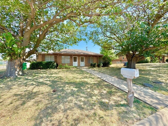 property at 801 Sun Valley Dr