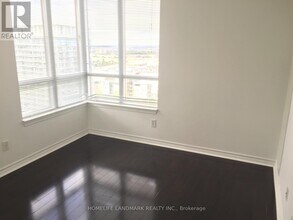 388 Prince of Wales Dr in Mississauga, ON - Building Photo - Building Photo