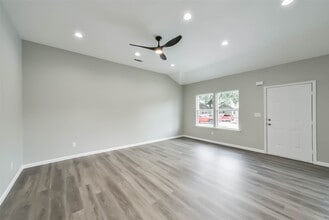 3007 Bringhurst St in Houston, TX - Building Photo - Building Photo