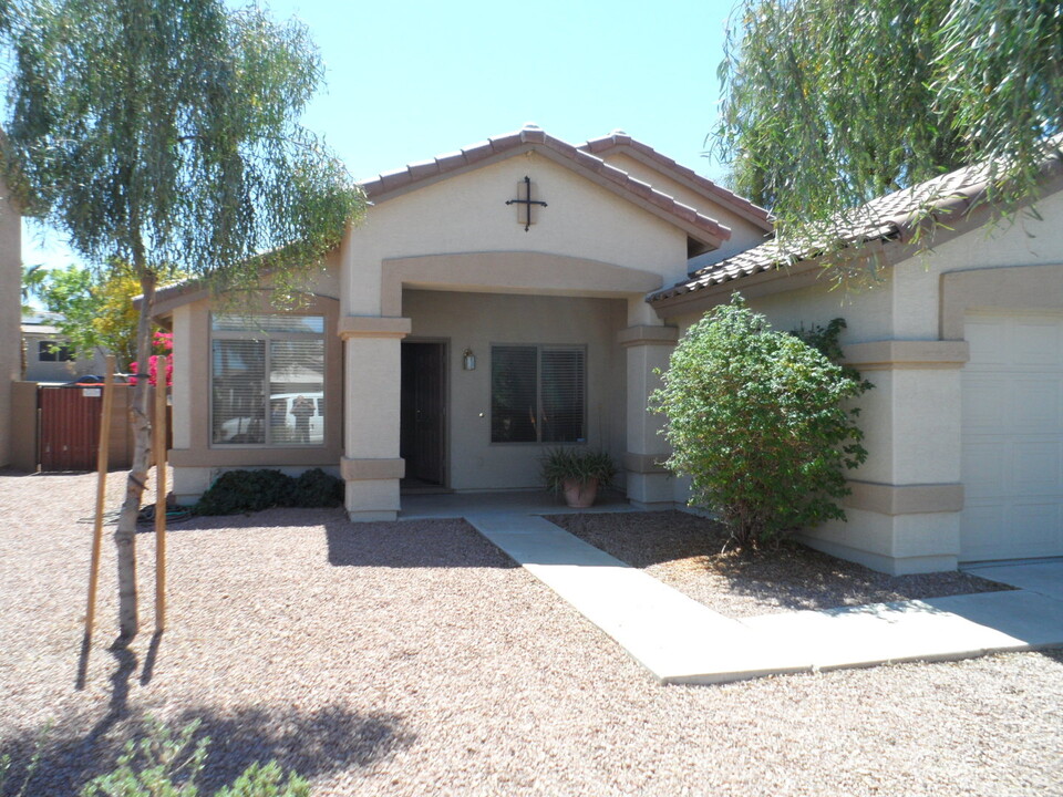 15909 W Cottonwood St in Surprise, AZ - Building Photo