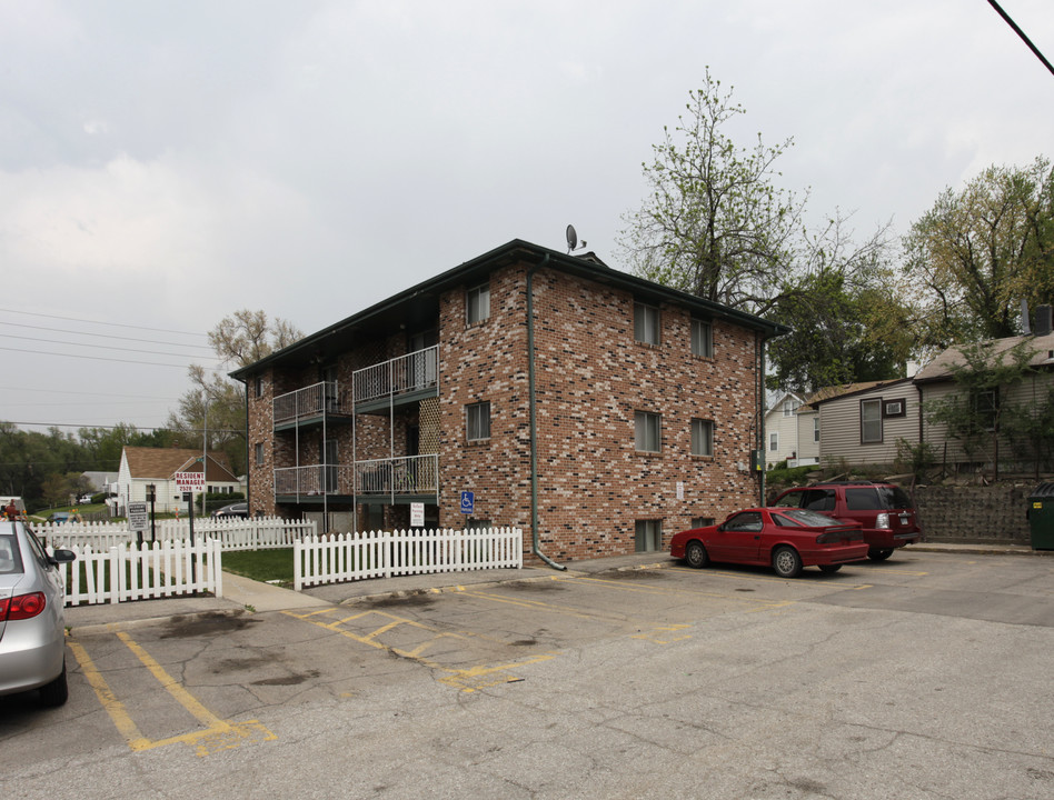 Camelot Court in Omaha, NE - Building Photo