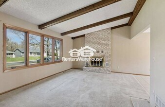 832 86th Ln NW in Coon Rapids, MN - Building Photo - Building Photo