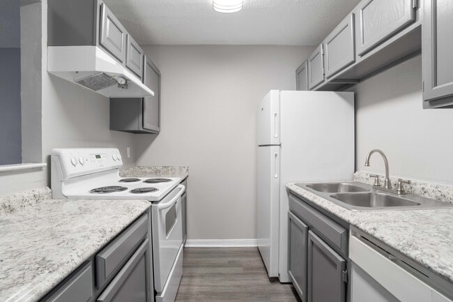 Jamestown Pointe Apartments in Greenville, SC - Building Photo - Building Photo