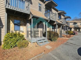 340 Vista Cir in Winston-Salem, NC - Building Photo